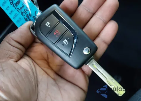 2025 Toyota Rav4 Le z USA, uszkodzony, nr VIN 2T3H1RFV3SW405680